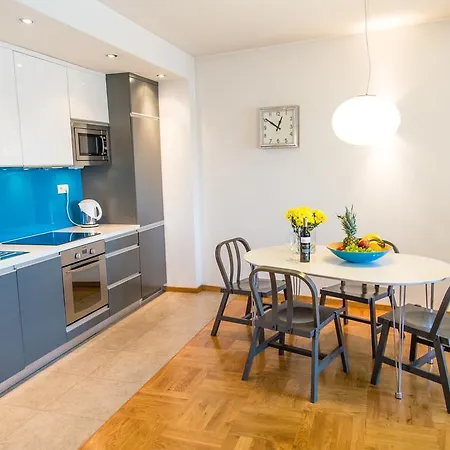 Daire Modern In Center *