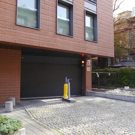 Modern In Center Daire *